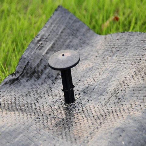 Agrowłóknina na chwasty czarna 70g/m 1,1x5m Agrowłóknina na chwasty czarna 70g/m 1,1x5m